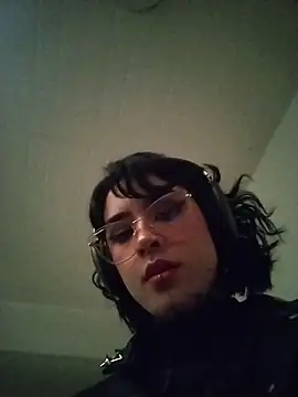 taaylor33 online show from 02.14.26