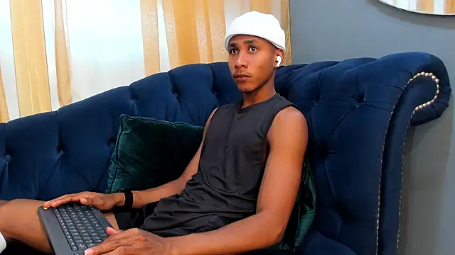 Snapshot of Ethan_Fox11 chatting on 01.20.25 Ethan Fox11 online show from 01.20.25