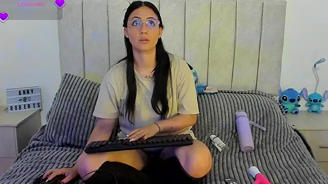 anny roberts online show from 11.15.25