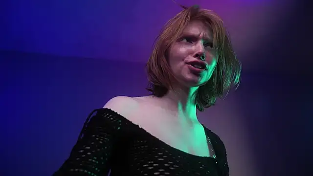 ginger hugs online show from 02.08.25