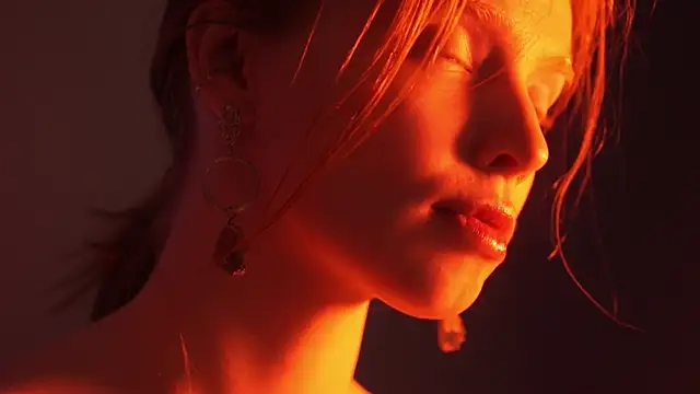 ginger hugs online show from 03.20.25