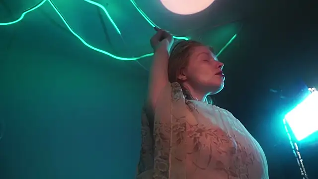 ginger hugs online show from 09.19.25