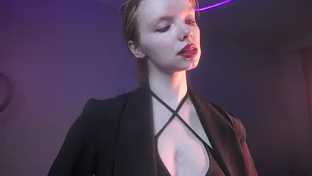 ginger hugs online show from 10.24.25