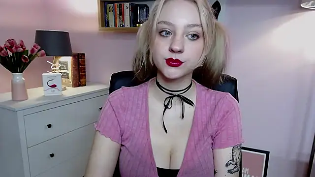 MadelineLust online show from 12.28.24