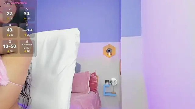 Chloe fischer  online show from 09.24.25