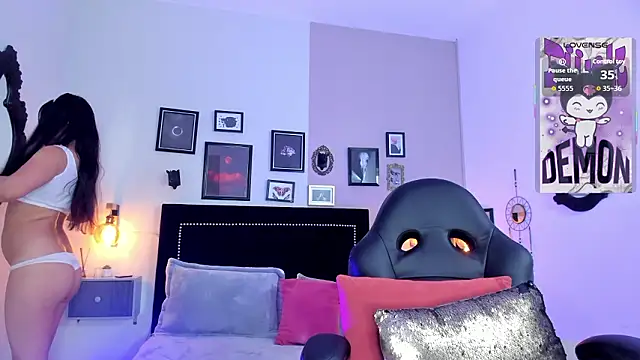 Chloe fischer  online show from 02.27.26