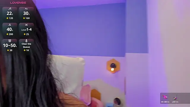 Chloe fischer  online show from 03.22.26