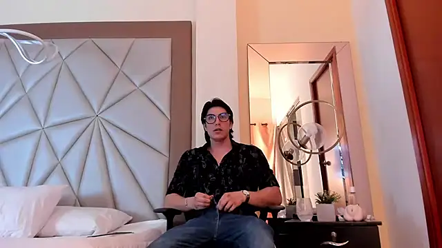 Karimferrer online show from 12.21.24