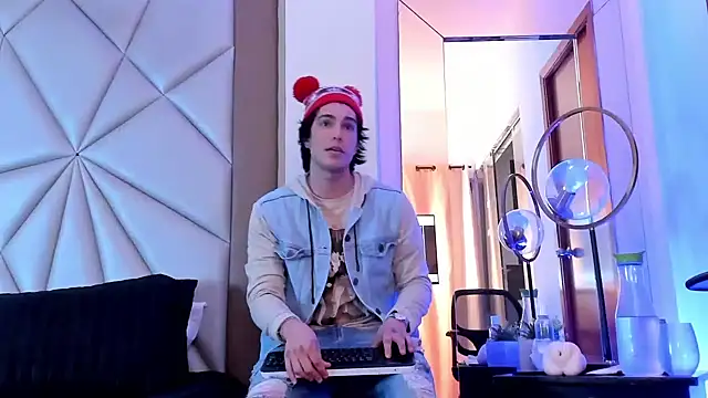 Karimferrer online show from 12.23.24