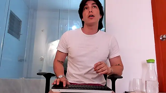 Karimferrer online show from 01.20.25