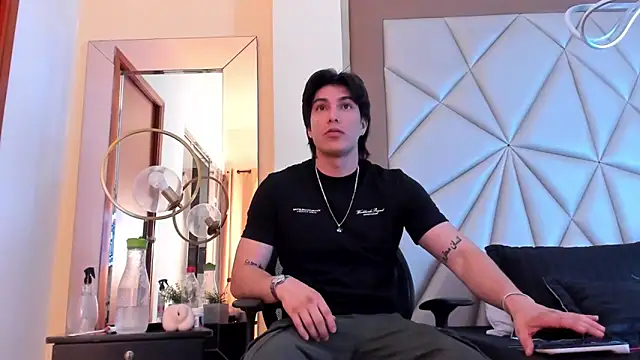 Karimferrer online show from 01.29.25