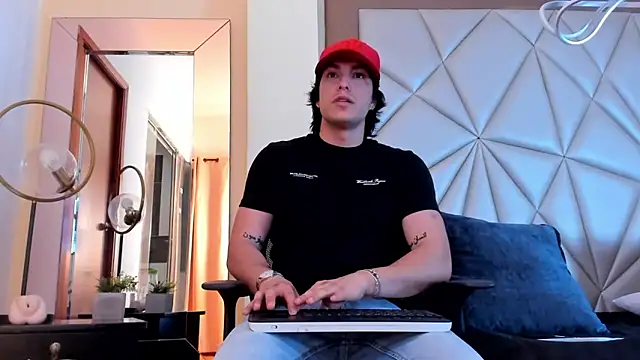 Karimferrer online show from 02.08.25