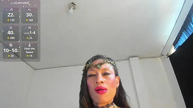 latinaStepmom online show from 10.25.25