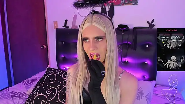 AngelsJones21 online show from 10.30.25