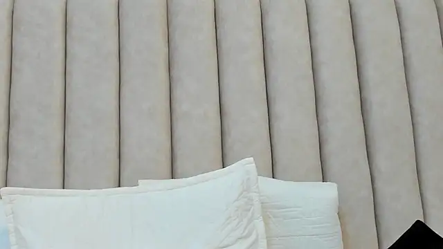 FreyaMoller online show from 01.29.25