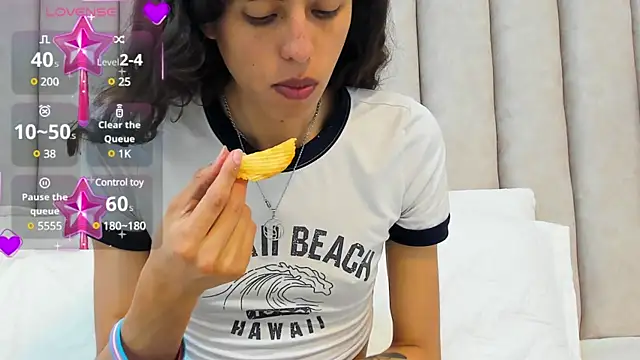 FreyaMoller online show from 02.18.25