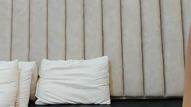 FreyaMoller online show from 02.28.25