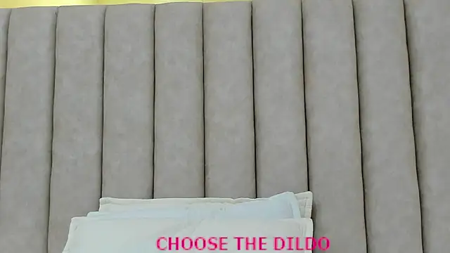 FreyaMoller online show from 09.19.25