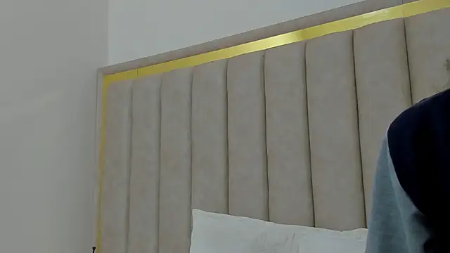 FreyaMoller online show from 10.07.25