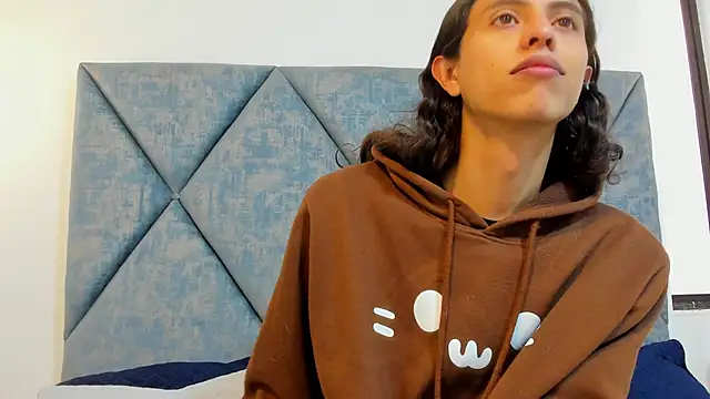 FreyaMoller online show from 01.15.26