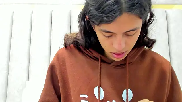 FreyaMoller online show from 02.21.26