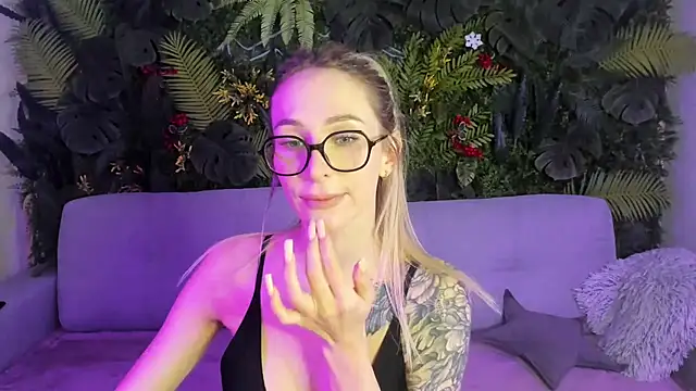 Horny Blond online show from 02.13.26