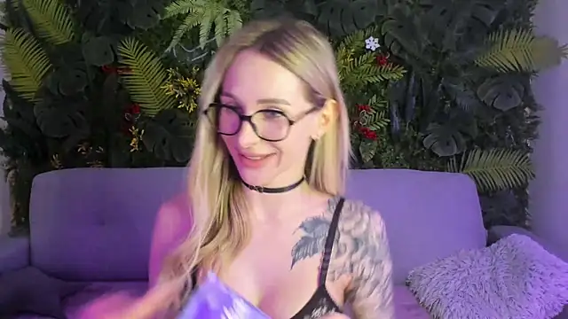 Horny Blond online show from 02.14.26