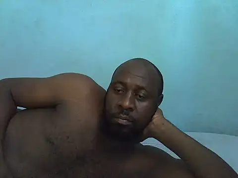 Snapshot of spicy-paul chatting on 01.19.25 spicy-paul online show from 01.19.25