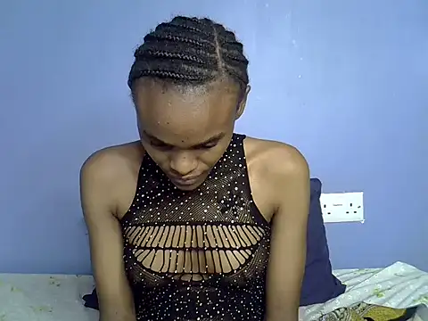 Queen petite  online show from 03.03.25