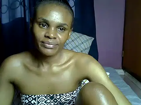 Queen petite  online show from 10.01.25