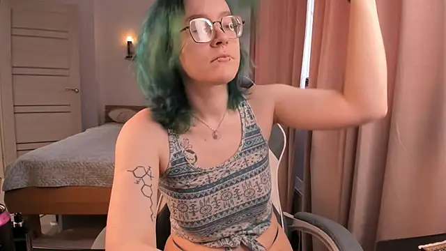 alisahug online show from 11.19.25