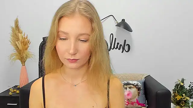 LolaWilsons online show from 01.03.25