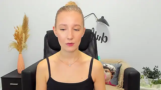 LolaWilsons online show from 01.21.25