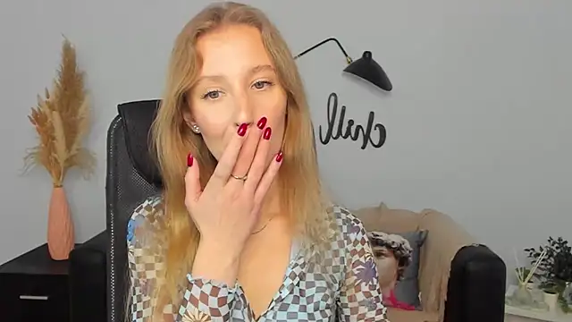 LolaWilsons online show from 02.05.25