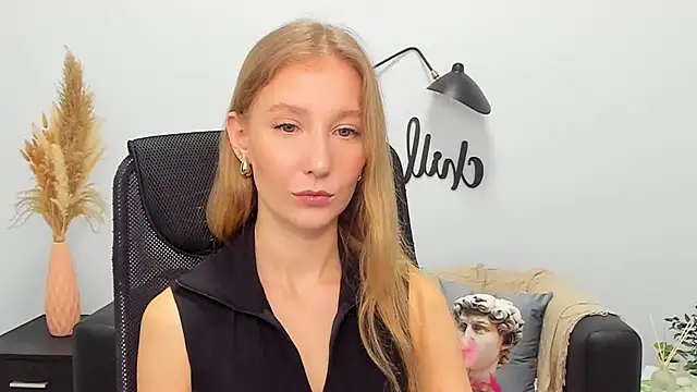 LolaWilsons online show from 02.07.25