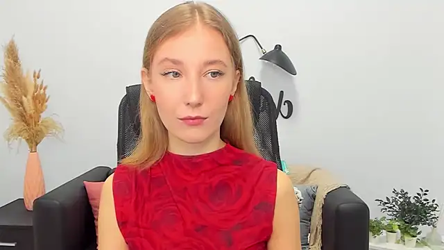 LolaWilsons online show from 02.24.25