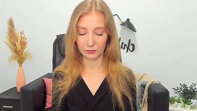 LolaWilsons online show from 02.27.25