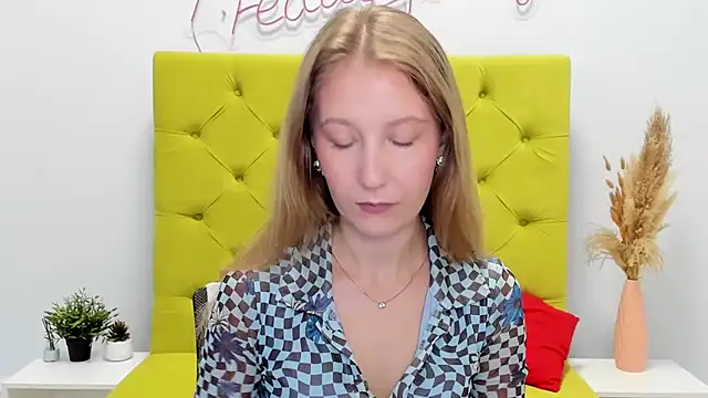 LolaWilsons online show from 05.11.26