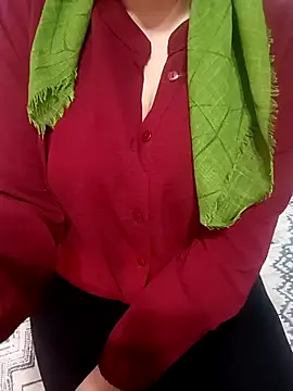 Snapshot of _Sahra_ chatting on 02.27.25 Sahra online show from 02.27.25