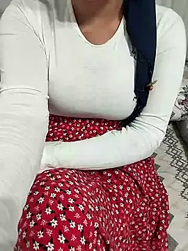 Snapshot of _Sahra_ chatting on 11.21.25 Sahra online show from 11.21.25