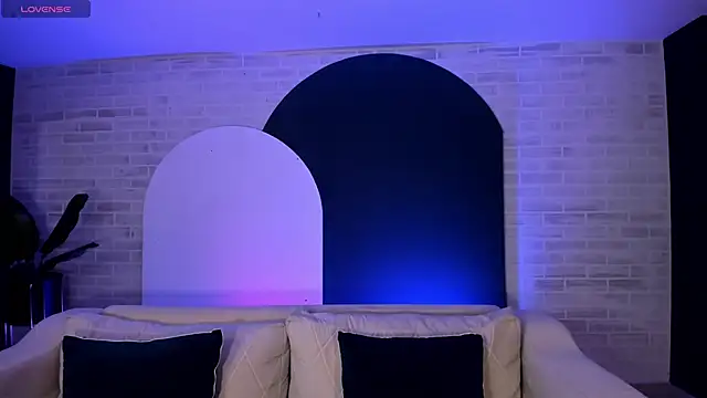 SamanthaConnor  online show from 01.22.25