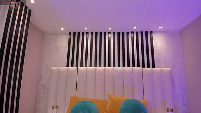 SamanthaConnor  online show from 02.06.25