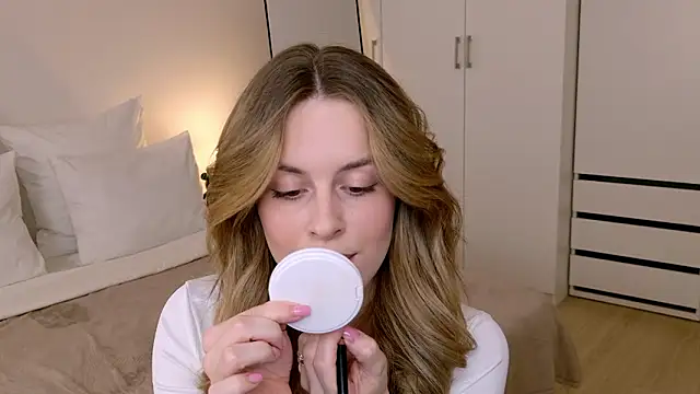 RozzitaBedberry online show from 02.15.26