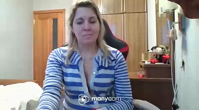 Snapshot of IrinaB1 chatting on 02.02.25 IrinaB1 online show from 02.02.25