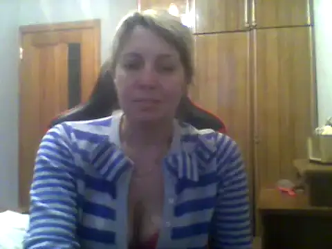 Snapshot of IrinaB1 chatting on 02.08.25 IrinaB1 online show from 02.08.25