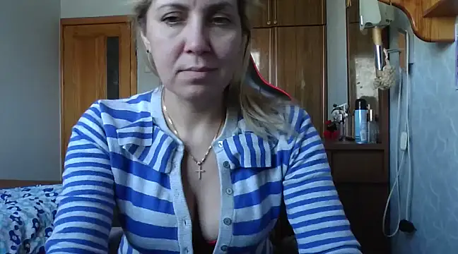 Snapshot of IrinaB1 chatting on 02.25.25 IrinaB1 online show from 02.25.25