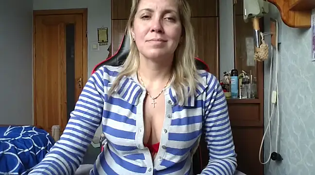 Snapshot of IrinaB1 chatting on 03.02.25 IrinaB1 online show from 03.02.25