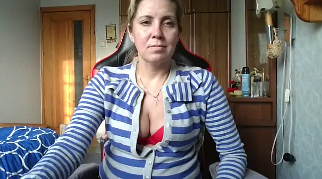 Snapshot of IrinaB1 chatting on 03.02.25 IrinaB1 online show from 03.02.25