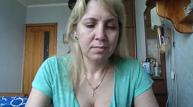 Snapshot of IrinaB1 chatting on 03.11.25 IrinaB1 online show from 03.11.25