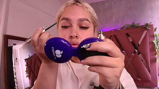 Haelycute online show from 10.06.25